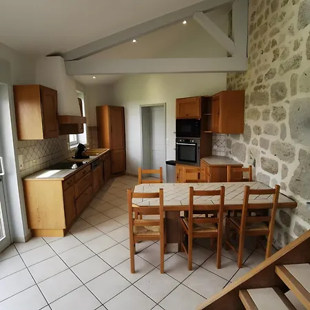 펜션 Du Platane - 14 Personnes Grazac (Auvergne)